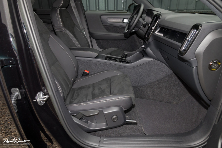 Volvo XC40 Recharge Twin Plus | Adaptieve cruise | Blis | Metallic | Full LED |