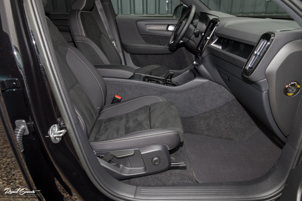 Volvo XC40 Recharge Twin Plus | Adaptieve cruise | Blis | Metallic | Full LED |