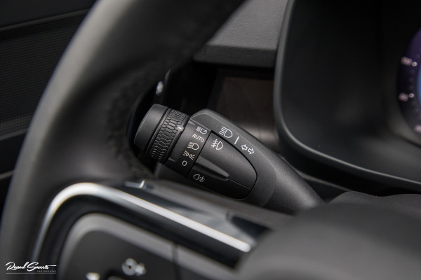 Volvo XC40 Recharge Twin Plus | Adaptieve cruise | Blis | Metallic | Full LED |