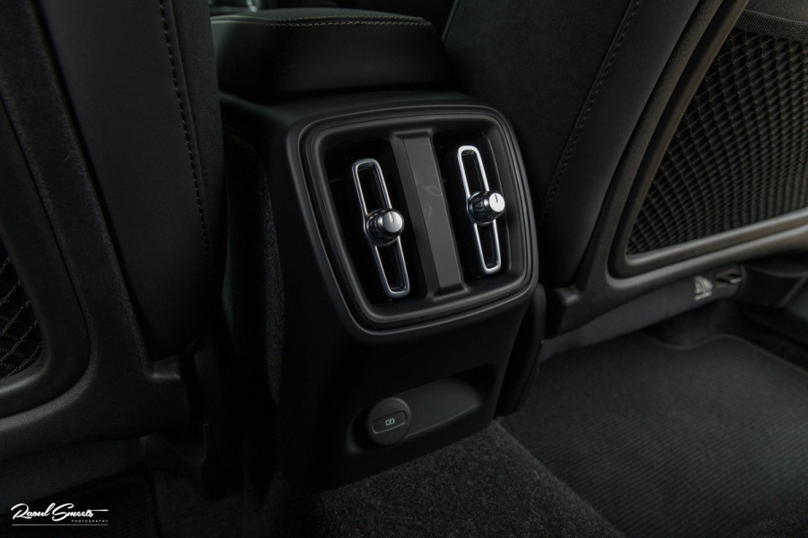 Volvo XC40 Recharge Twin Plus | Adaptieve cruise | Blis | Metallic | Full LED |