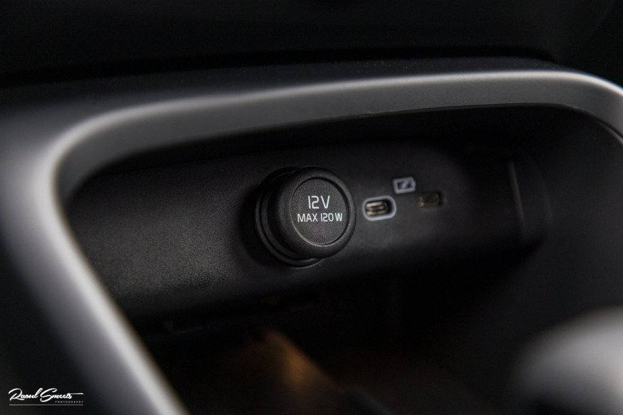 Volvo XC40 Recharge Twin Plus | Adaptieve cruise | Blis | Metallic | Full LED |