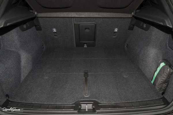 Volvo XC40 Recharge Twin Plus | Adaptieve cruise | Blis | Metallic | Full LED |
