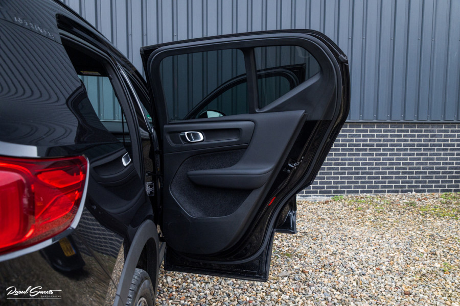 Volvo XC40 Recharge Twin Plus | Adaptieve cruise | Blis | Metallic | Full LED |
