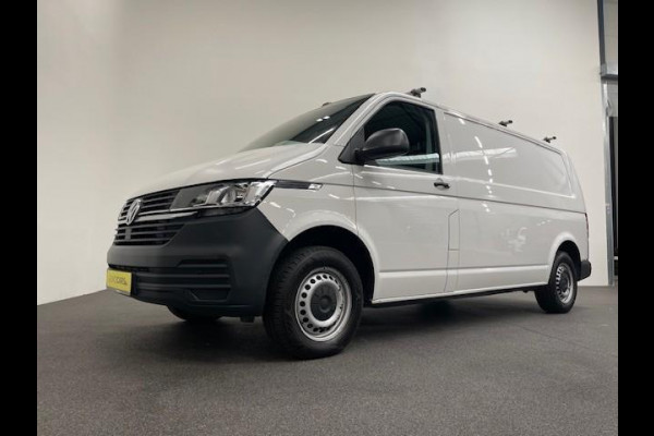 Volkswagen Transporter 2.0 TDI L2H1 110PK Airco Cruise Control Trekhaak Parkeersensoren Apple Carplay