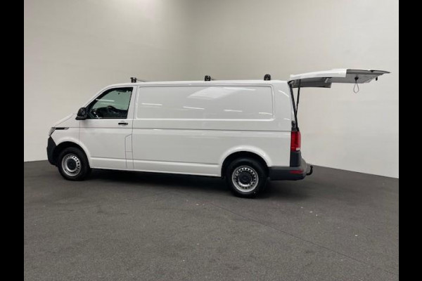 Volkswagen Transporter 2.0 TDI L2H1 110PK Airco Cruise Control Trekhaak Parkeersensoren Apple Carplay
