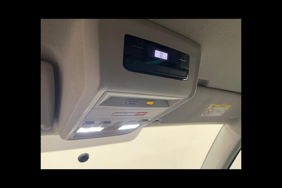 Volkswagen Transporter 2.0 TDI L2H1 110PK Airco Cruise Control Trekhaak Parkeersensoren Apple Carplay