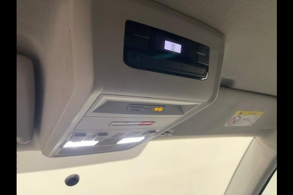 Volkswagen Transporter 2.0 TDI L2H1 110PK Airco Cruise Control Trekhaak Parkeersensoren Apple Carplay