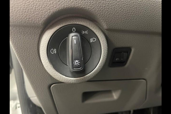 Volkswagen Transporter 2.0 TDI L2H1 110PK Airco Cruise Control Trekhaak Parkeersensoren Apple Carplay