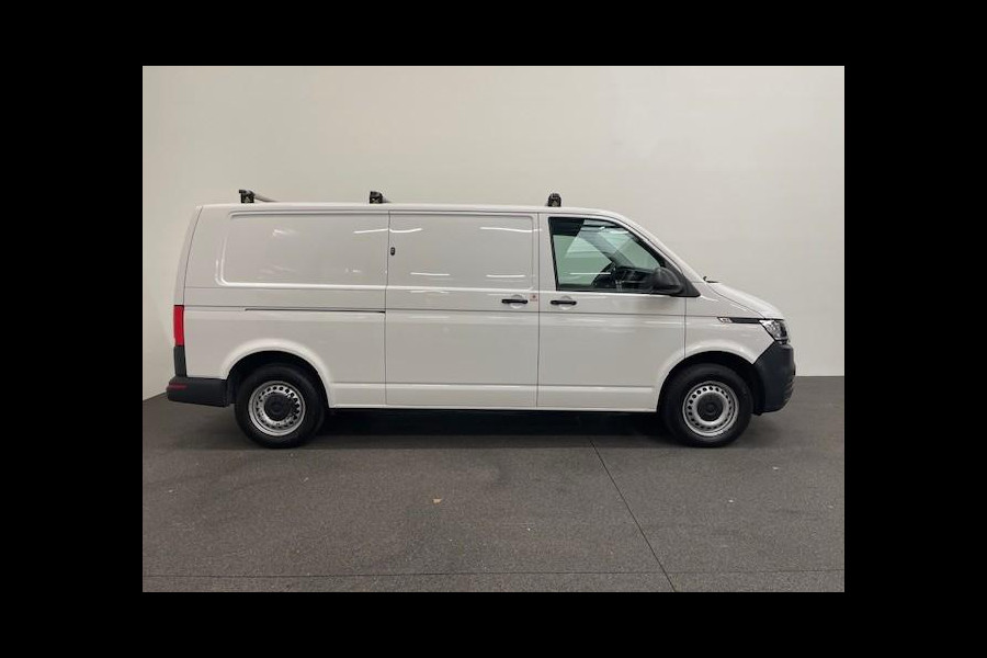 Volkswagen Transporter 2.0 TDI L2H1 110PK Airco Cruise Control Trekhaak Parkeersensoren Apple Carplay