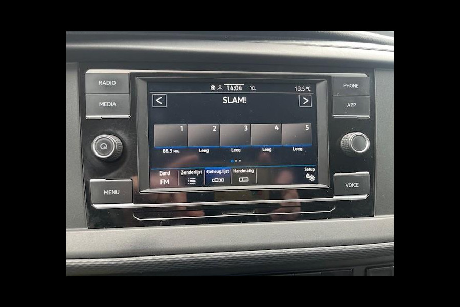 Volkswagen Transporter 2.0 TDI L2H1 110PK Airco Cruise Control Trekhaak Parkeersensoren Apple Carplay