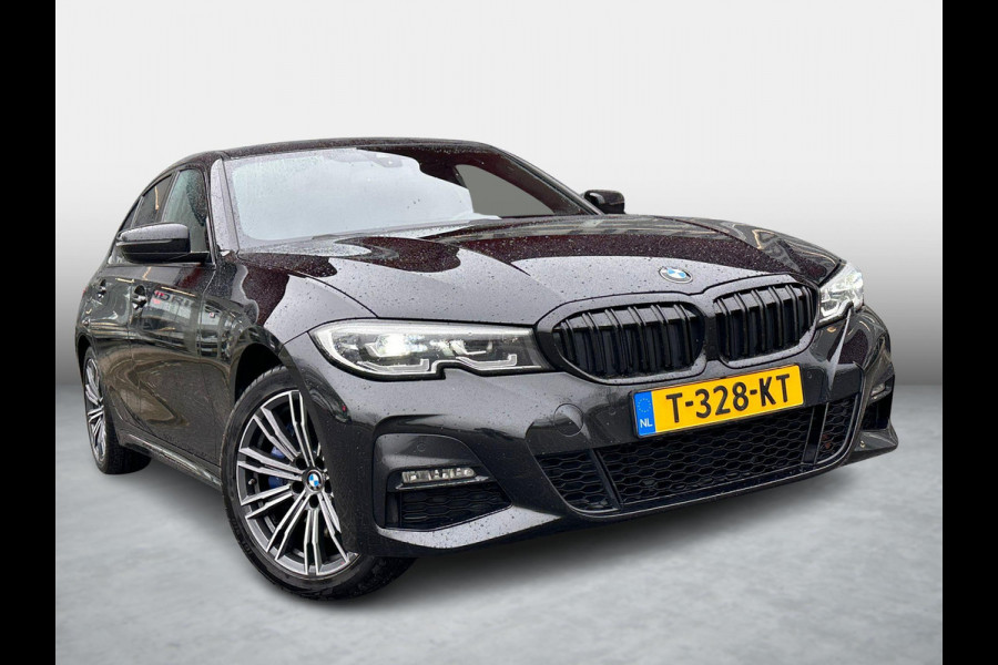 BMW 3-serie 330e | Trekhaak wegklapbaar | Nieuwe banden | Climate  | CC | Leder Stof |
