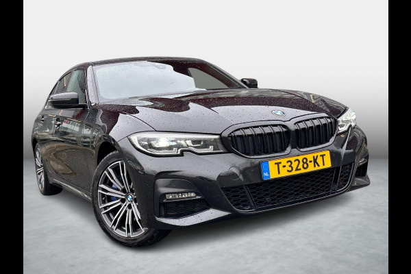 BMW 3-serie 330e | Trekhaak wegklapbaar | Nieuwe banden | Climate  | CC | Leder Stof |