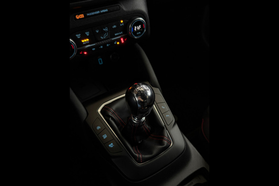 Ford Focus 1.0 EcoBoost ST Line CarPlay Camera