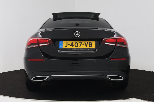 Mercedes-Benz A-Klasse 180 Business Solution Luxury (PANORAMADAK, SFEERVERLICHTING, STOELVERWARMING, CAMERA)