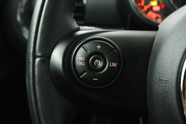 MINI Clubman 1.5 Cooper (SFEERVERLICHTING, H&K AUDIO, CRUISE CONTROL, NAVIGATIE, PARKEERSENSOREN)