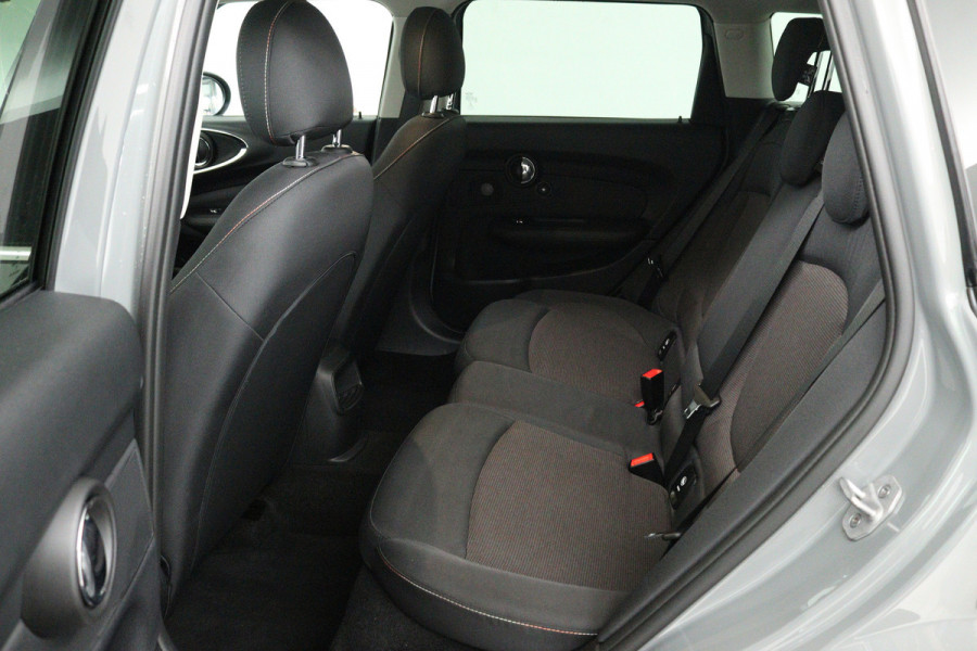 MINI Clubman 1.5 Cooper (SFEERVERLICHTING, H&K AUDIO, CRUISE CONTROL, NAVIGATIE, PARKEERSENSOREN)