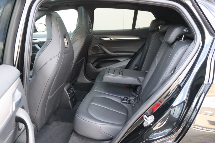 BMW X2 sDrive20i Business Ed. Plus Pano-dak/Leder/20-Inch/Stoelverwarming/Keyfree