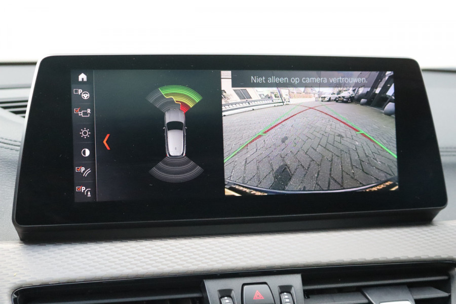 BMW X2 sDrive20i Business Ed. Plus Pano-dak/Leder/20-Inch/Stoelverwarming/Keyfree