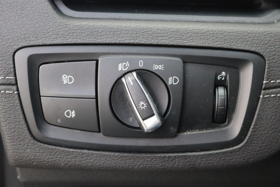 BMW X2 sDrive20i Business Ed. Plus Pano-dak/Leder/20-Inch/Stoelverwarming/Keyfree