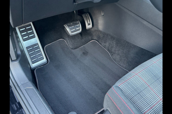 Volkswagen Golf 2.0 TSI GTI Performance 245PK|Pano|IQ-led|ACC|Stuurverwarming