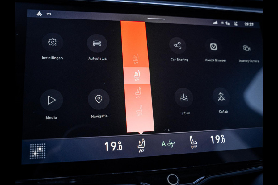 Lynk & Co 01 1.5 - Black Edition l Trekh. l Panorama l 20'' l ACC l Sfeerverlichting