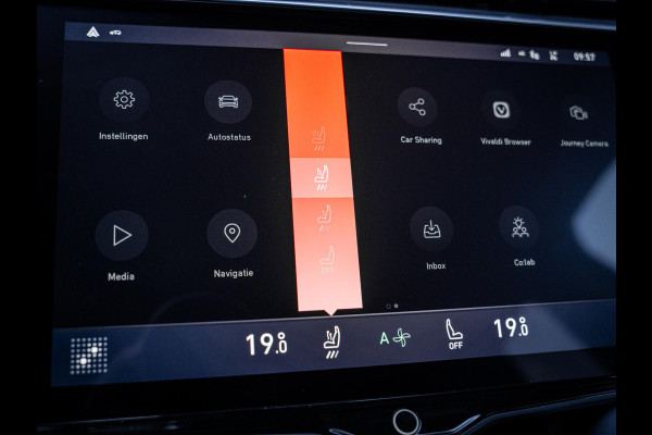 Lynk & Co 01 1.5 - Black Edition l Trekh. l Panorama l 20'' l ACC l Sfeerverlichting