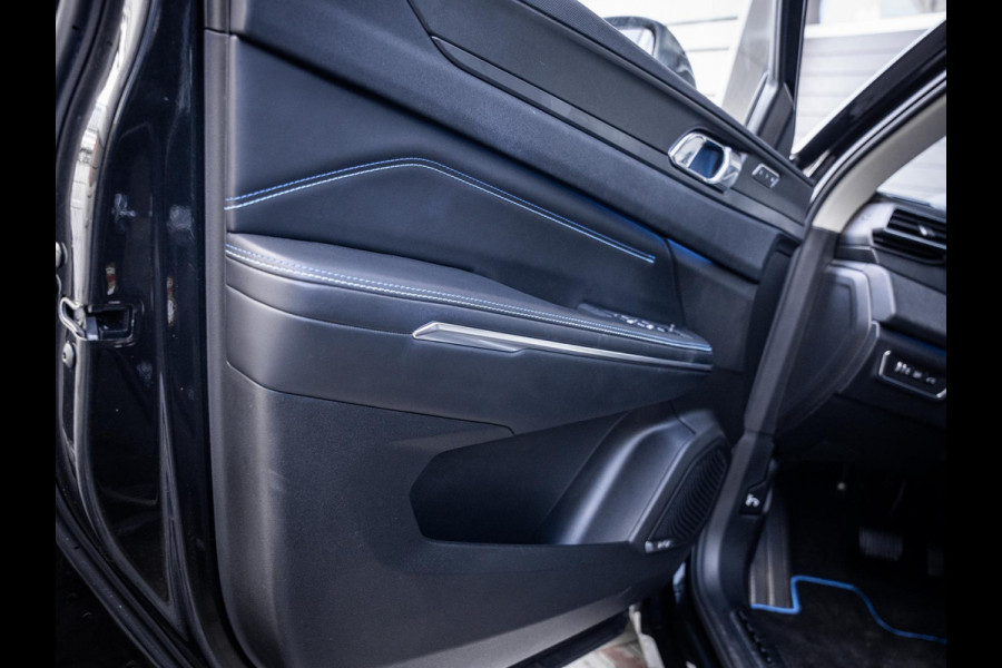 Lynk & Co 01 1.5 - Black Edition l Trekh. l Panorama l 20'' l ACC l Sfeerverlichting