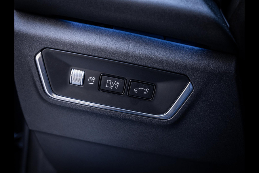 Lynk & Co 01 1.5 - Black Edition l Trekh. l Panorama l 20'' l ACC l Sfeerverlichting