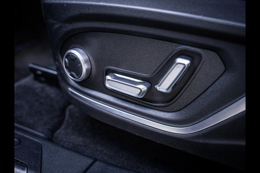 Lynk & Co 01 1.5 - Black Edition l Trekh. l Panorama l 20'' l ACC l Sfeerverlichting