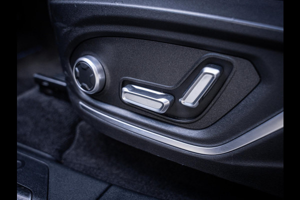 Lynk & Co 01 1.5 - Black Edition l Trekh. l Panorama l 20'' l ACC l Sfeerverlichting