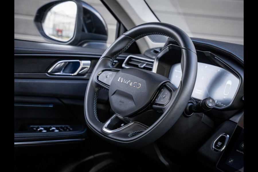 Lynk & Co 01 1.5 - Black Edition l Trekh. l Panorama l 20'' l ACC l Sfeerverlichting