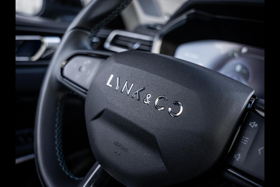 Lynk & Co 01 1.5 - Black Edition l Trekh. l Panorama l 20'' l ACC l Sfeerverlichting