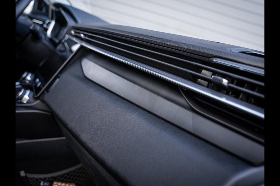 Lynk & Co 01 1.5 - Black Edition l Trekh. l Panorama l 20'' l ACC l Sfeerverlichting