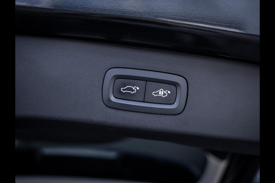 Lynk & Co 01 1.5 - Black Edition l Trekh. l Panorama l 20'' l ACC l Sfeerverlichting