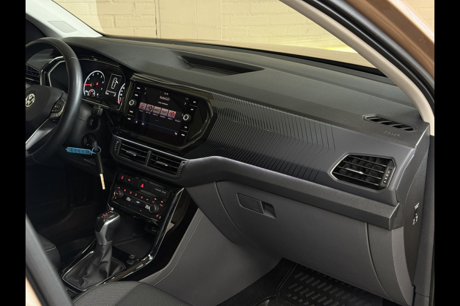 Volkswagen T-Cross 1.0 TSI 115pk AUT Style | Navi | 18 inch | LED | ACC | Blindspot | PDC V+A | Carplay | 100% Onderhouden!