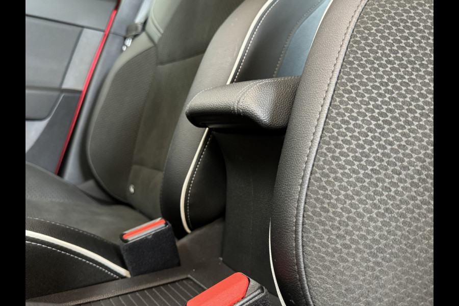 Renault Clio 1.6 E-Tech Hybrid 140 Intens, Navi | PDC V+A | 360 camera |16 inch velgen | carplay |cruise control |