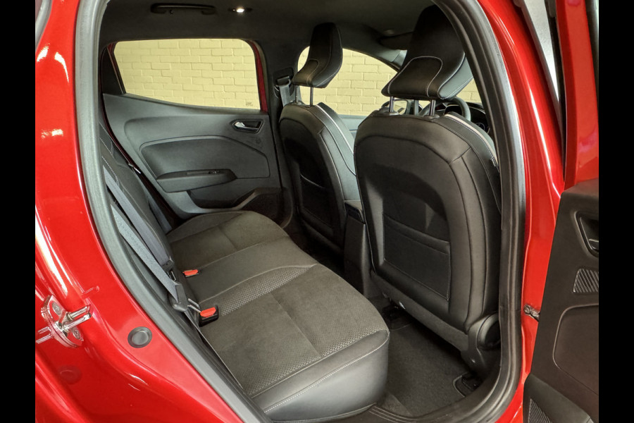 Renault Clio 1.6 E-Tech Hybrid 140 Intens, Navi | PDC V+A | 360 camera |16 inch velgen | carplay |cruise control |