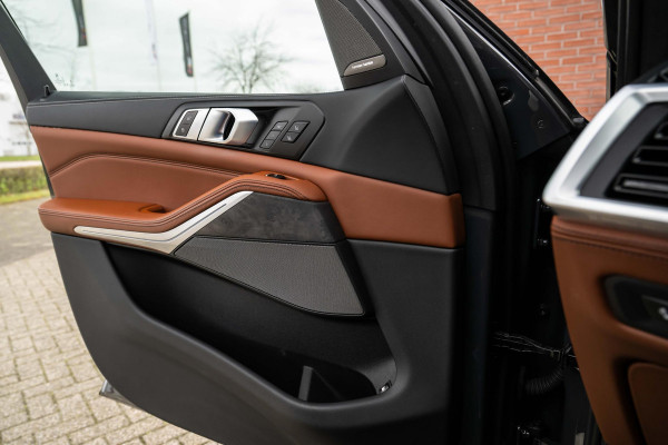 BMW X5 xDrive50e M-Sport Pro 490pk M-Seats 'Tartufo' Pano