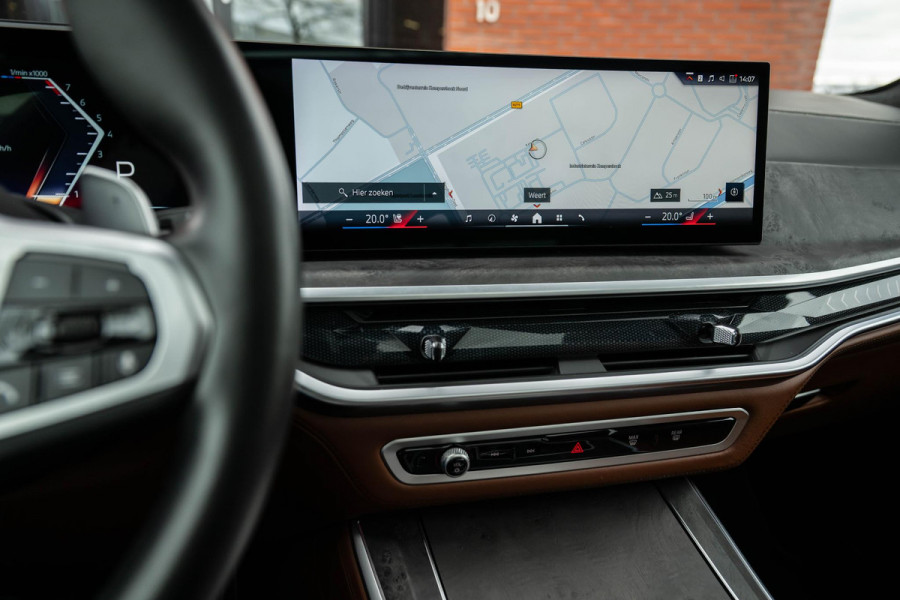 BMW X5 xDrive50e M-Sport Pro 490pk M-Seats 'Tartufo' Pano