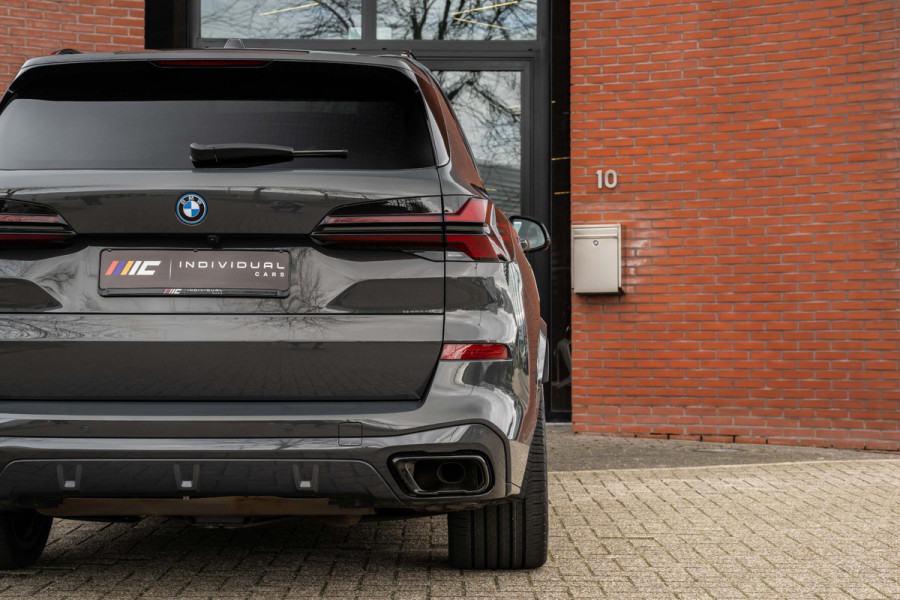 BMW X5 xDrive50e M-Sport Pro 490pk M-Seats 'Tartufo' Pano