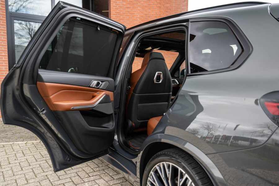 BMW X5 xDrive50e M-Sport Pro 490pk M-Seats 'Tartufo' Pano
