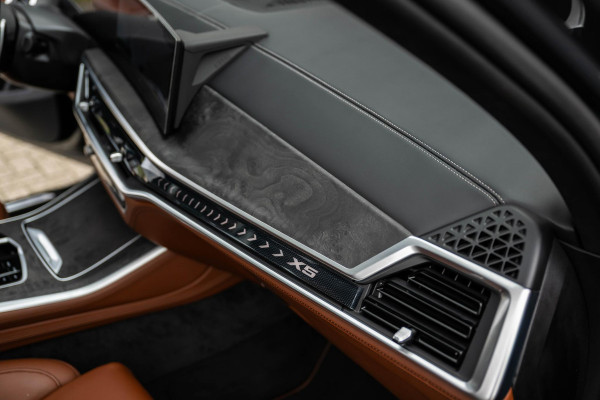 BMW X5 xDrive50e M-Sport Pro 490pk M-Seats 'Tartufo' Pano