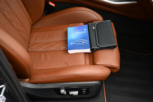 BMW X5 xDrive50e M-Sport Pro 490pk M-Seats 'Tartufo' Pano