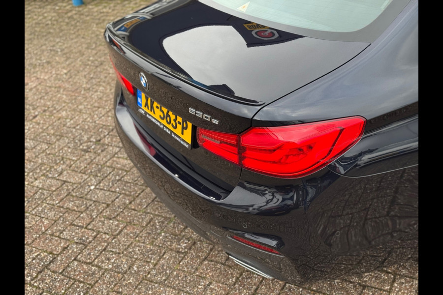 BMW 5 Serie 530e M-Pakket 2019 NAVI LEDER CAMERA LM NAP!