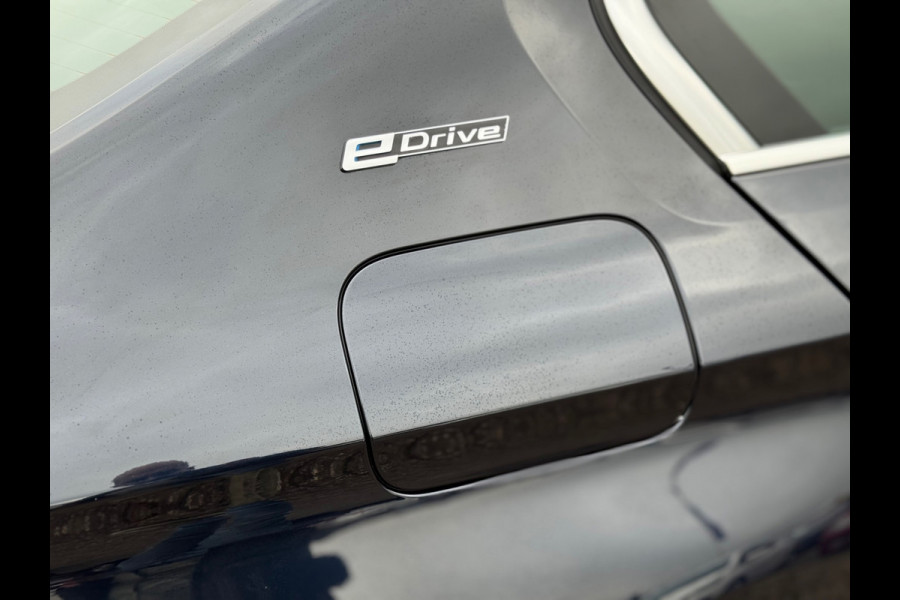 BMW 5 Serie 530e M-Pakket 2019 NAVI LEDER CAMERA LM NAP!