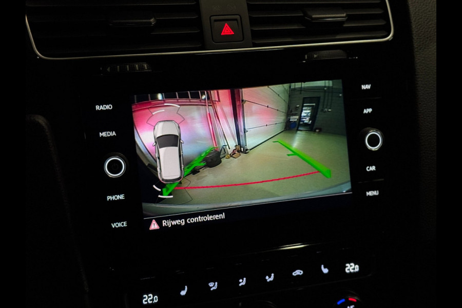 Volkswagen Golf 1.5 TSI R-LINE NAP | PANO | VIRTUAL | LED | KEYLESS | VOL!