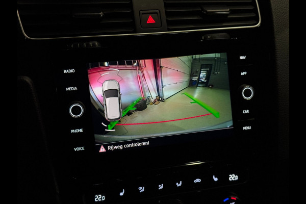 Volkswagen Golf 1.5 TSI R-LINE NAP | PANO | VIRTUAL | LED | KEYLESS | VOL!