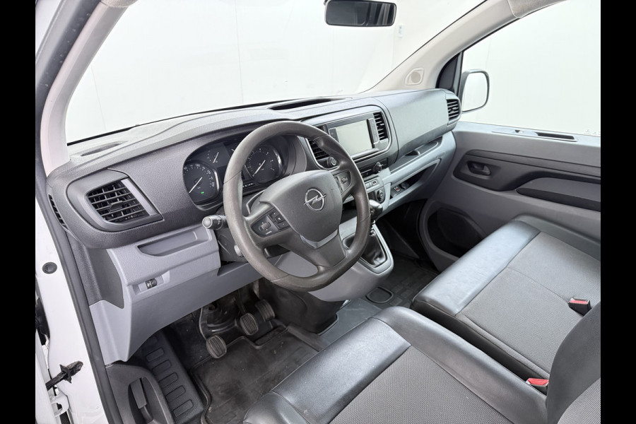 Opel Vivaro 2.0D 123pk L2H1 3-Pers. EURO6 Navi Apple Carplay Android Mirror Link Airco Cruise Control Regen-Lichtsensor Bluetooth Edition Schuifdeur Betonplex Vloer Lat om Lat betimmering Achterdeuren Origineel Nederlandse Auto