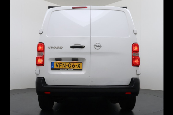 Opel Vivaro 2.0D 123pk L2H1 3-Pers. EURO6 Navi Apple Carplay Android Mirror Link Airco Cruise Control Regen-Lichtsensor Bluetooth Edition Schuifdeur Betonplex Vloer Lat om Lat betimmering Achterdeuren Origineel Nederlandse Auto