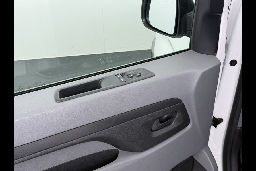 Opel Vivaro 2.0D 123pk L2H1 3-Pers. EURO6 Navi Apple Carplay Android Mirror Link Airco Cruise Control Regen-Lichtsensor Bluetooth Edition Schuifdeur Betonplex Vloer Lat om Lat betimmering Achterdeuren Origineel Nederlandse Auto